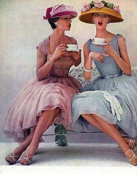 vintage-women-drinking-tea-in-nice-dresses.jpg
